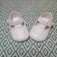 Load image into Gallery viewer, Baypods|Boys Soft Sole Shoes-White