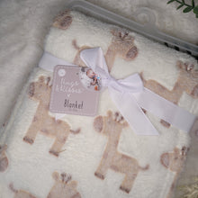 Load image into Gallery viewer, Supersoft Giraffe Fleece Blanket