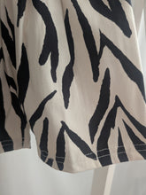Load image into Gallery viewer, Boys Zebra Shorts and T-shirt Set