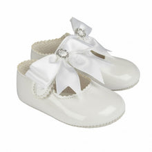 Load image into Gallery viewer, Baypods baby girls soft sole patent white shoe with white satin bow with diamante centre