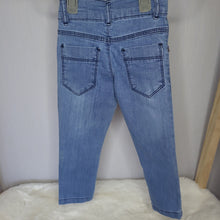 Load image into Gallery viewer, Girls Sequin Heart Denim Jeans