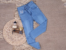 Load image into Gallery viewer, Girls Sequin Heart Denim Jeans