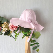 Load image into Gallery viewer, Girls Wide Brim Hat/Bow &amp; Strap
