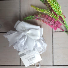 Load image into Gallery viewer, Baby Lace Socks With Bow - White
