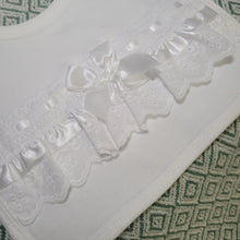 Load image into Gallery viewer, Baby Pop Over Lace Bibs-White
