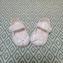 Load image into Gallery viewer, Baypods|Girls Bow Soft Sole Shoes-White
