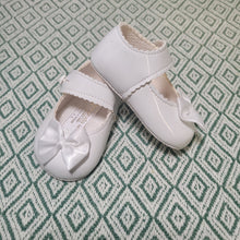 Load image into Gallery viewer, Baypods|Girls Bow Soft Sole Shoes-White
