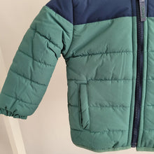 Load image into Gallery viewer, Boys Bench Puffer Coat- Green/Navy
