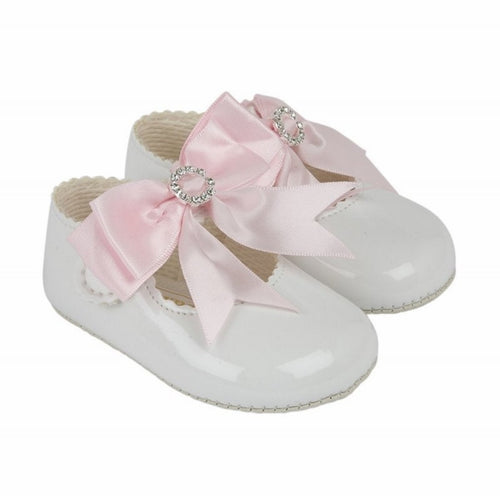 Baypods baby girls soft sole patent white shoe with pale pink satin bow with diamante centre