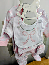 Load image into Gallery viewer, Baby Girls Ribbon 6 Piece Mesh Bag Gift Set
