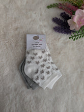 Load image into Gallery viewer, Babys 2 Pack of Socks
